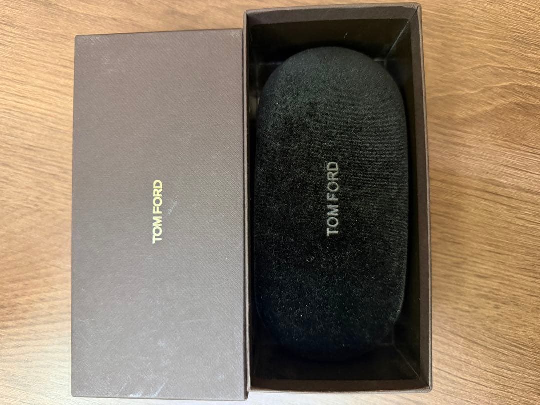 TOMFORD RayBan純正レンズ調光　度なし専用ケース付　最短3/27発送