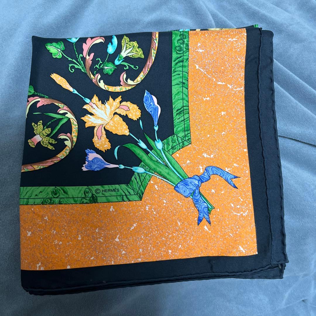 エルメス HERMES スカーフ カレ90 東洋と西洋の石細工 シルク