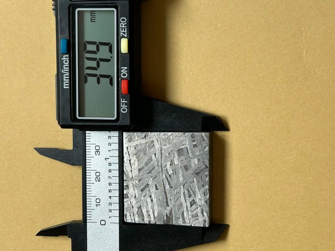 m*ஐ様 アルタイ鉄隕石、四角くて可愛くて美しい外観。約70.73g