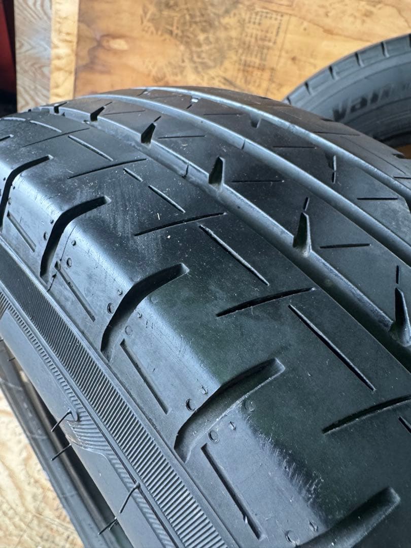 195/80R15 107/105LT ヨコハマ夏タイヤ2本。その①