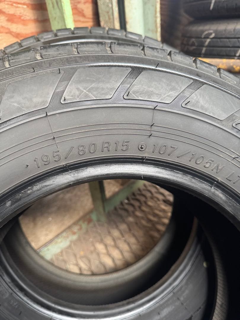 195/80R15 107/105LT ヨコハマ夏タイヤ2本。その①
