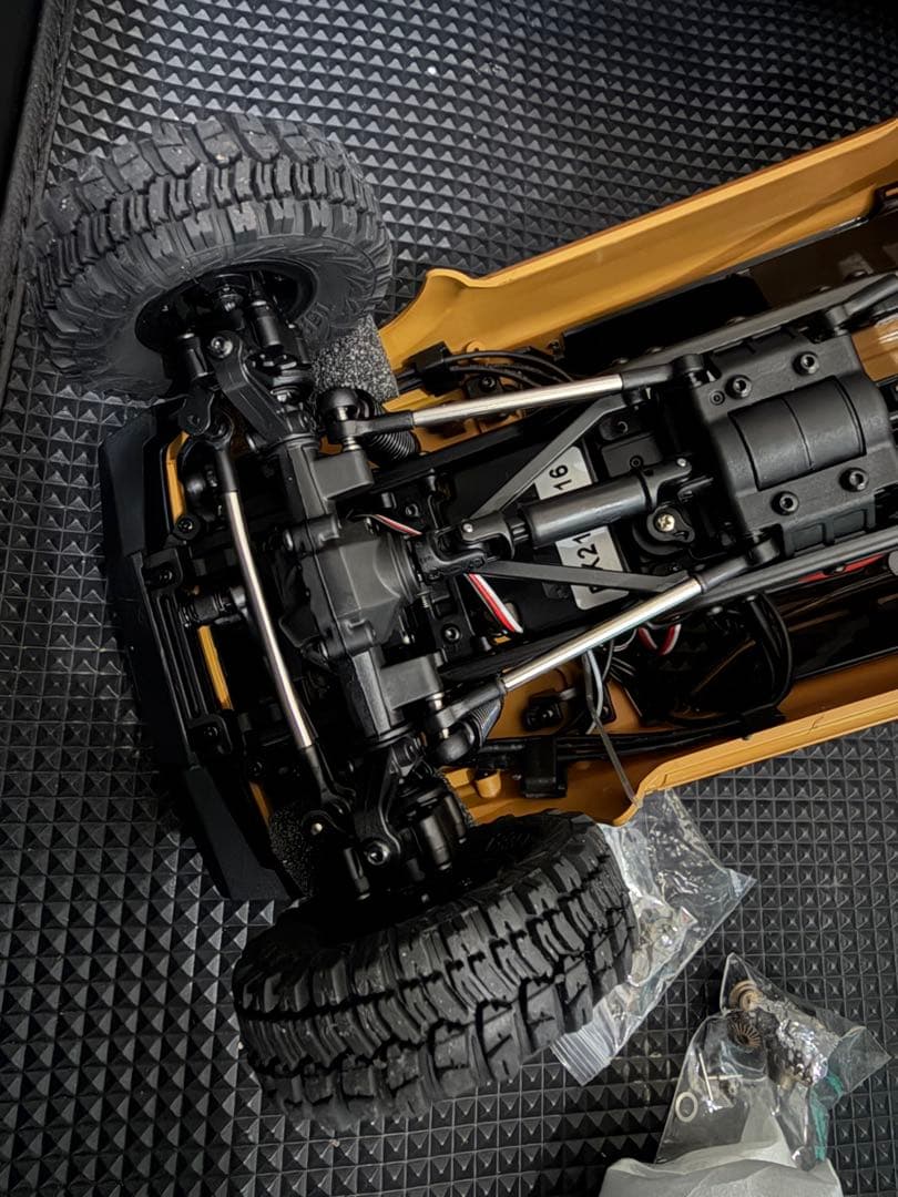 ぷ*ょ様 FMS FCX18 トヨタ ランドクルーザー LC80 RTR ライセ