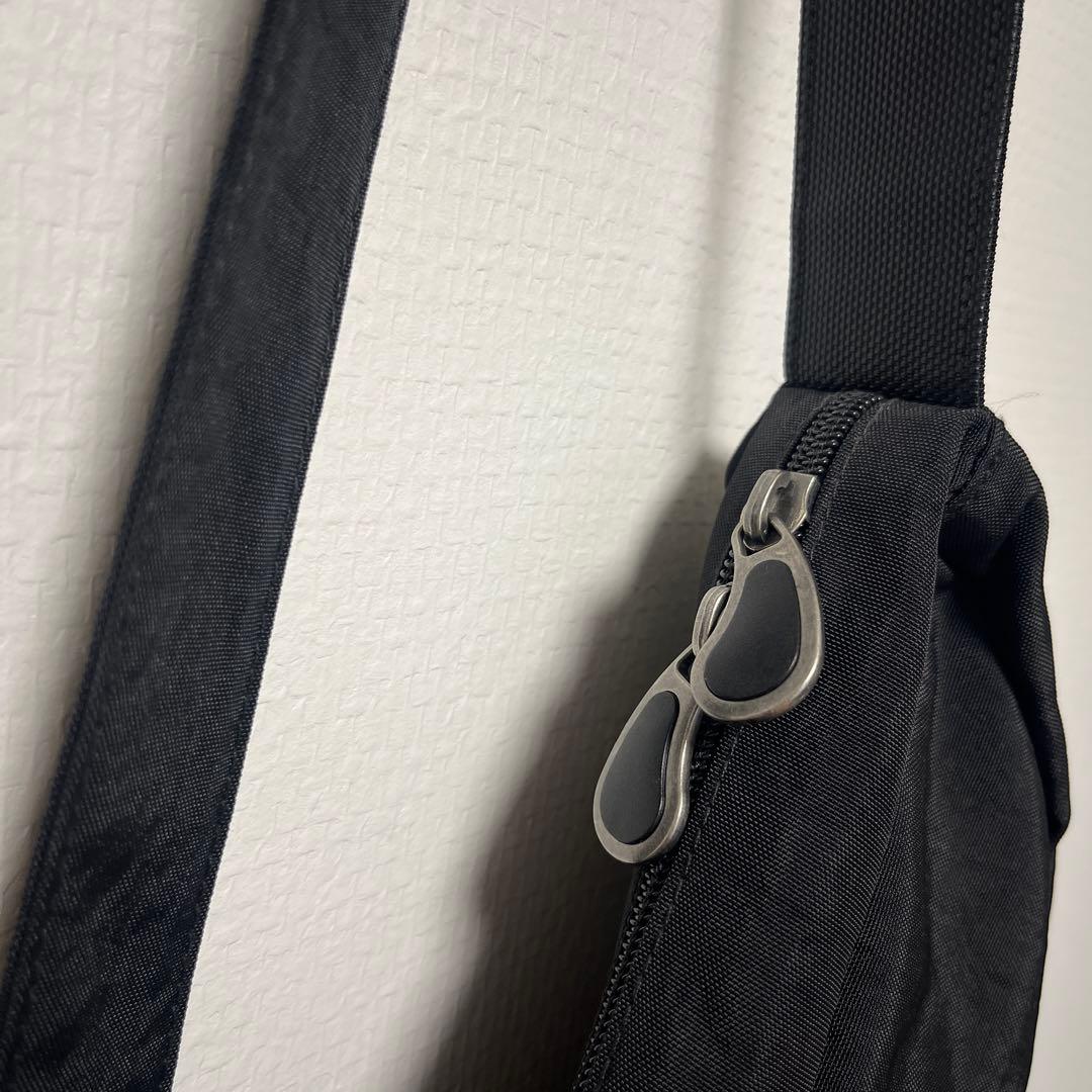【★美品★】HEALTHY BACK BAG ブラックボディバッグ