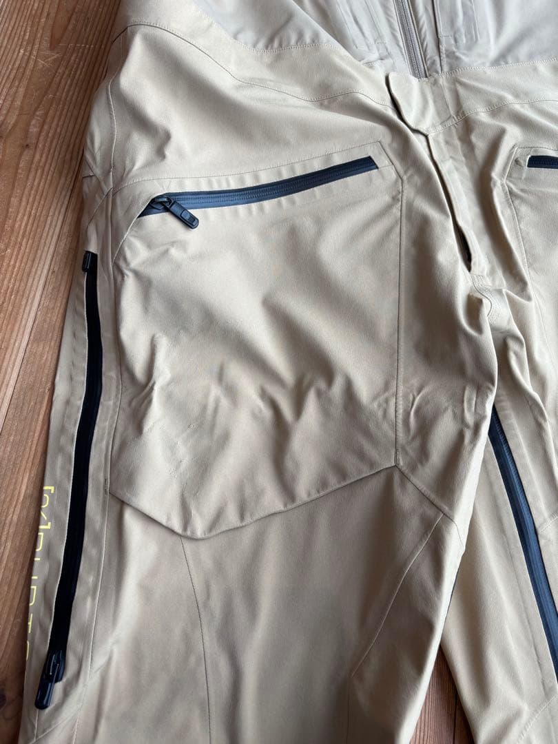 BURTON [ak] フリーバード GORE-TEX 3L ストレッチ ビブ