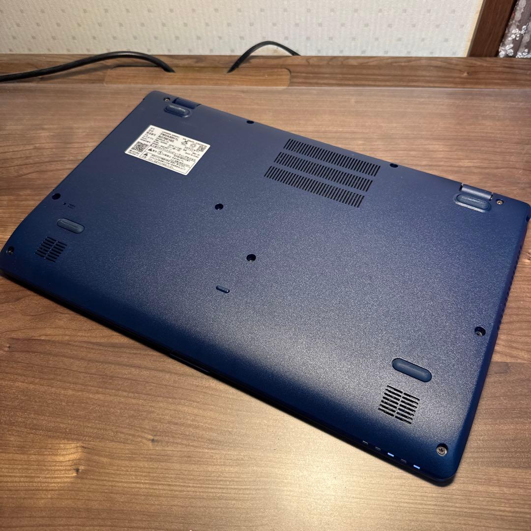 Fujitsu LIFEBOOK ah50/H1（ノートPC）