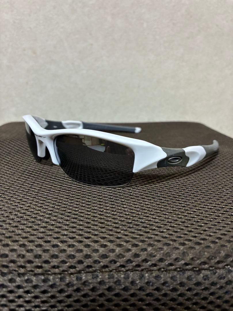 Oakley FLAK JACKETスポーツサングラス ホワイト/グレー