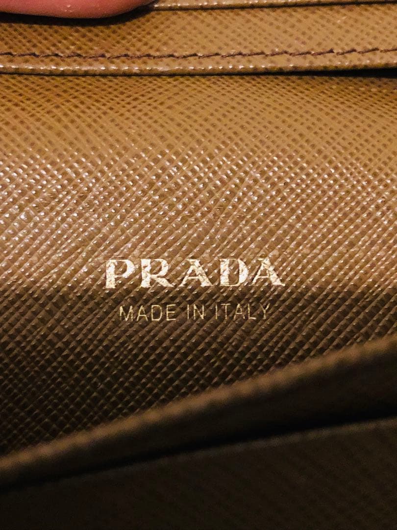 PRADA レザー 名刺入れ