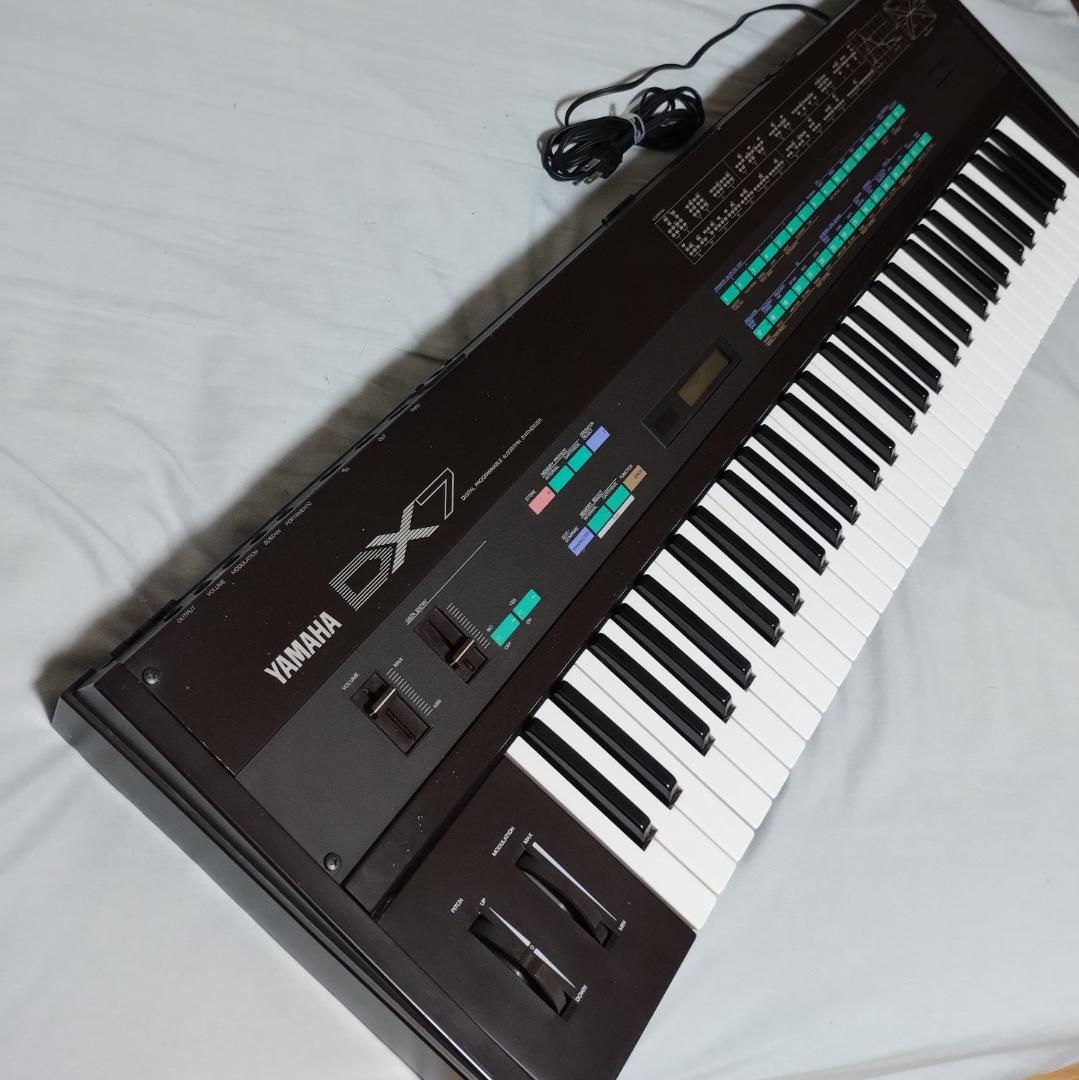 「 DX7 」YAMAHA・FM音源搭載デジタルシンセサイザー