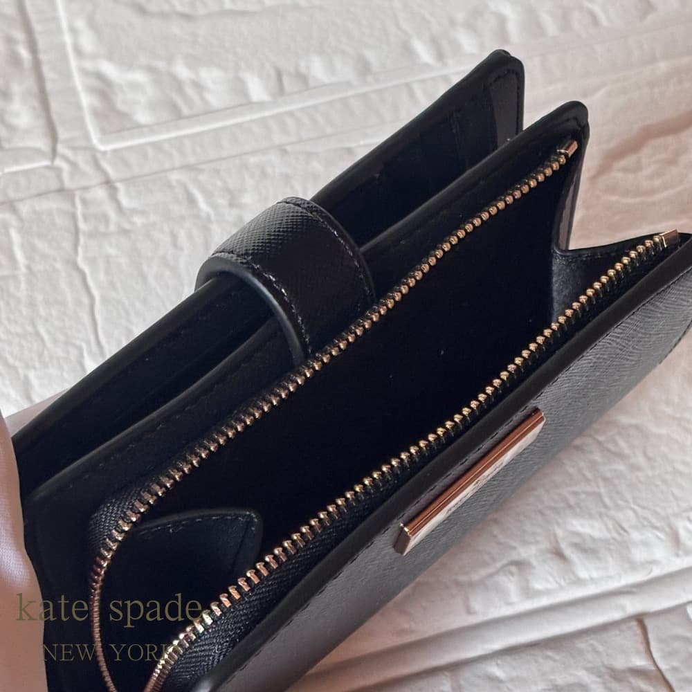 新品 kate spade ブラック 二つ折り財布