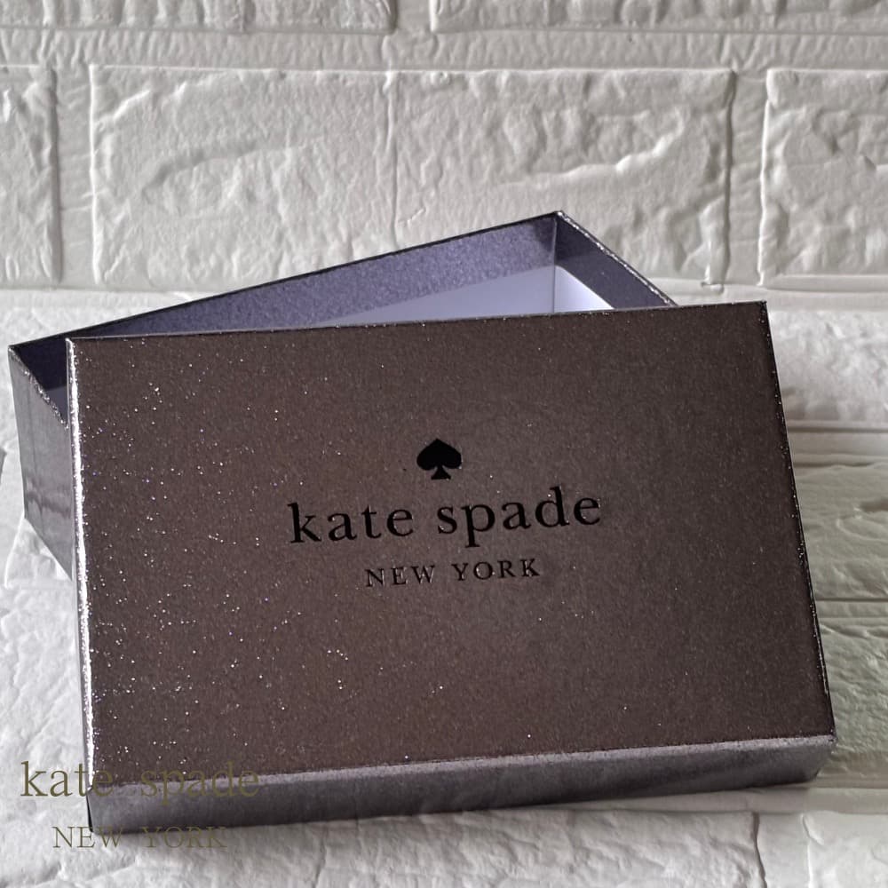 新品 kate spade ブラック 二つ折り財布