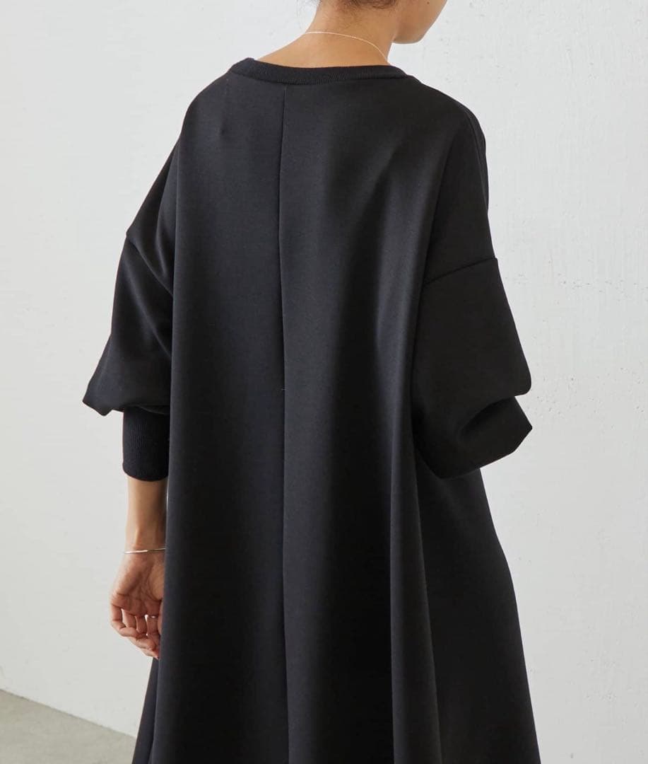 新品 BEARDSLEY 袖パフダンボールワンピース ガリャルダガランテ