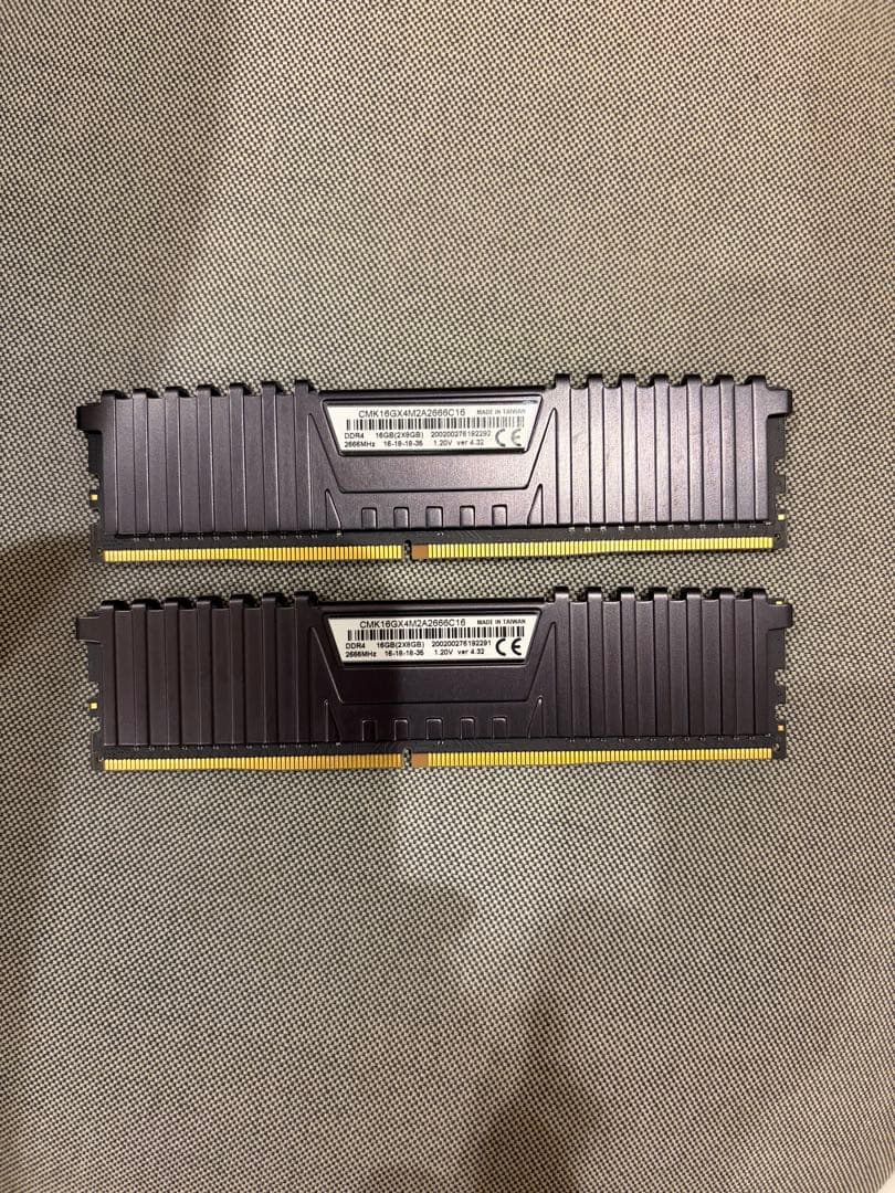 Corsair Vengeance LPX DDR4 メモリー 16gb