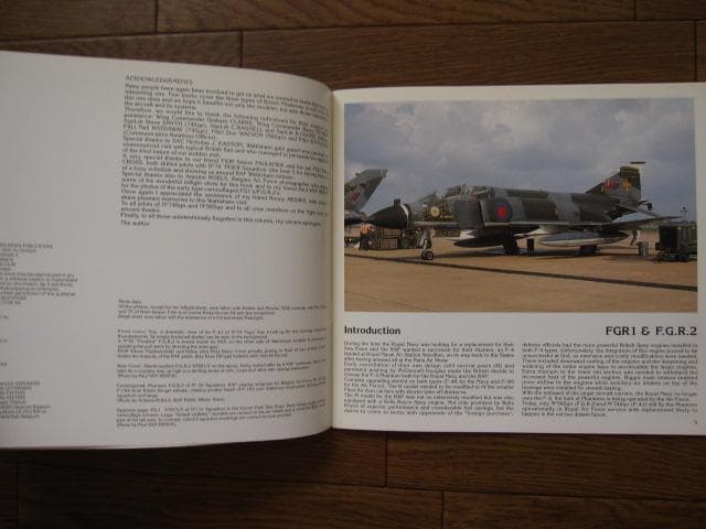 洋書 British Phantoms F-4J/FGR.1 & FGR.2