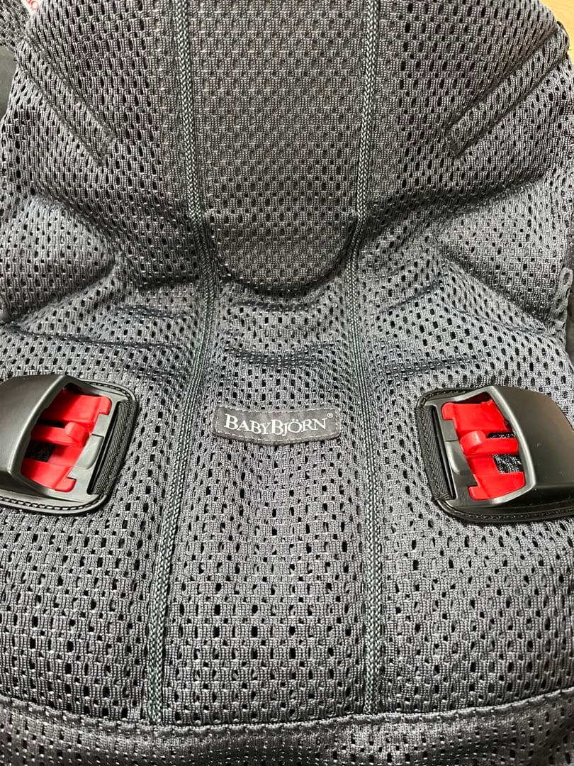 【美品】BABYBJORN ONEKAI Air ワンカイエアー