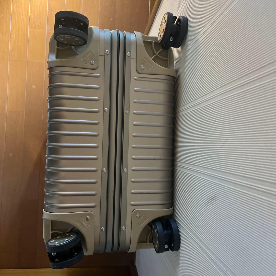 RIMOWAチタニウムトパーズ67L e-Tag（生産終了モデル）