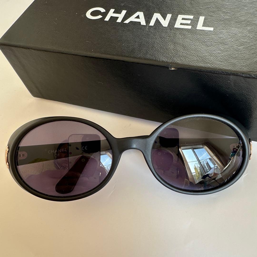 ヴィンテージCHANEL サングラス　ココマーク サイドロゴ　箱付き 05976