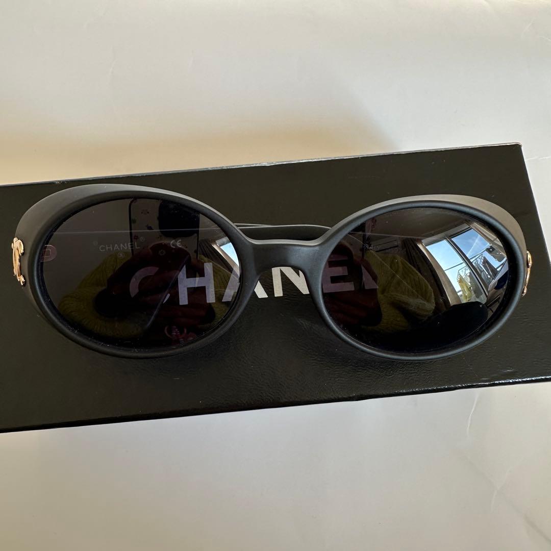 ヴィンテージCHANEL サングラス　ココマーク サイドロゴ　箱付き 05976