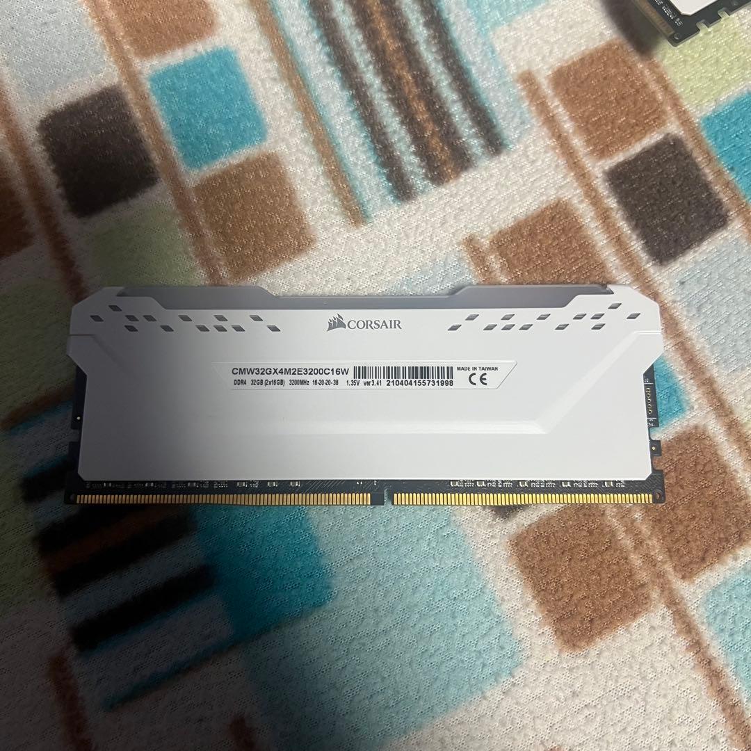 デスクトップPC用メモリ 64GB[16GB×4枚] DDR4-3200MHz