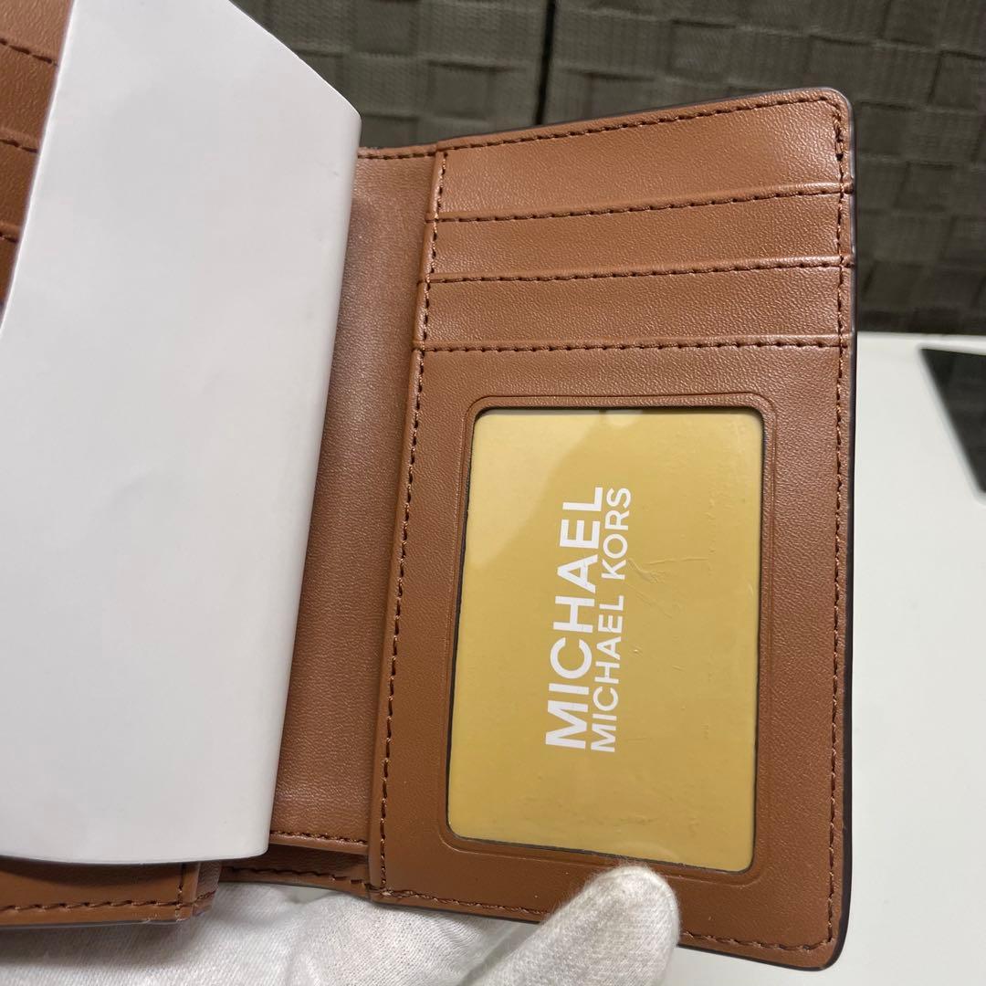 N*品様 新品　MICHAEL KORS 二つ折り財布 ブラウン系
