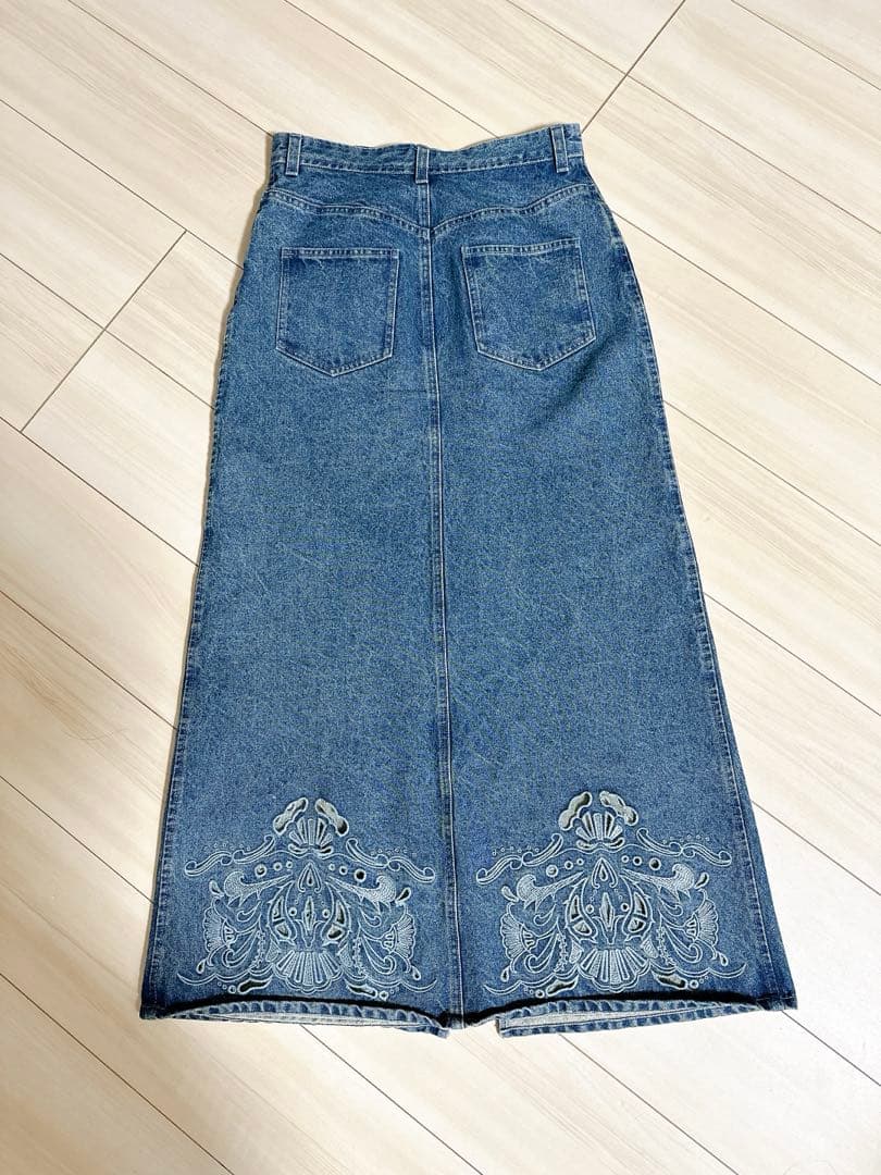 スカート UND CUTWORK EMBROIDERY DENIM SKIRT