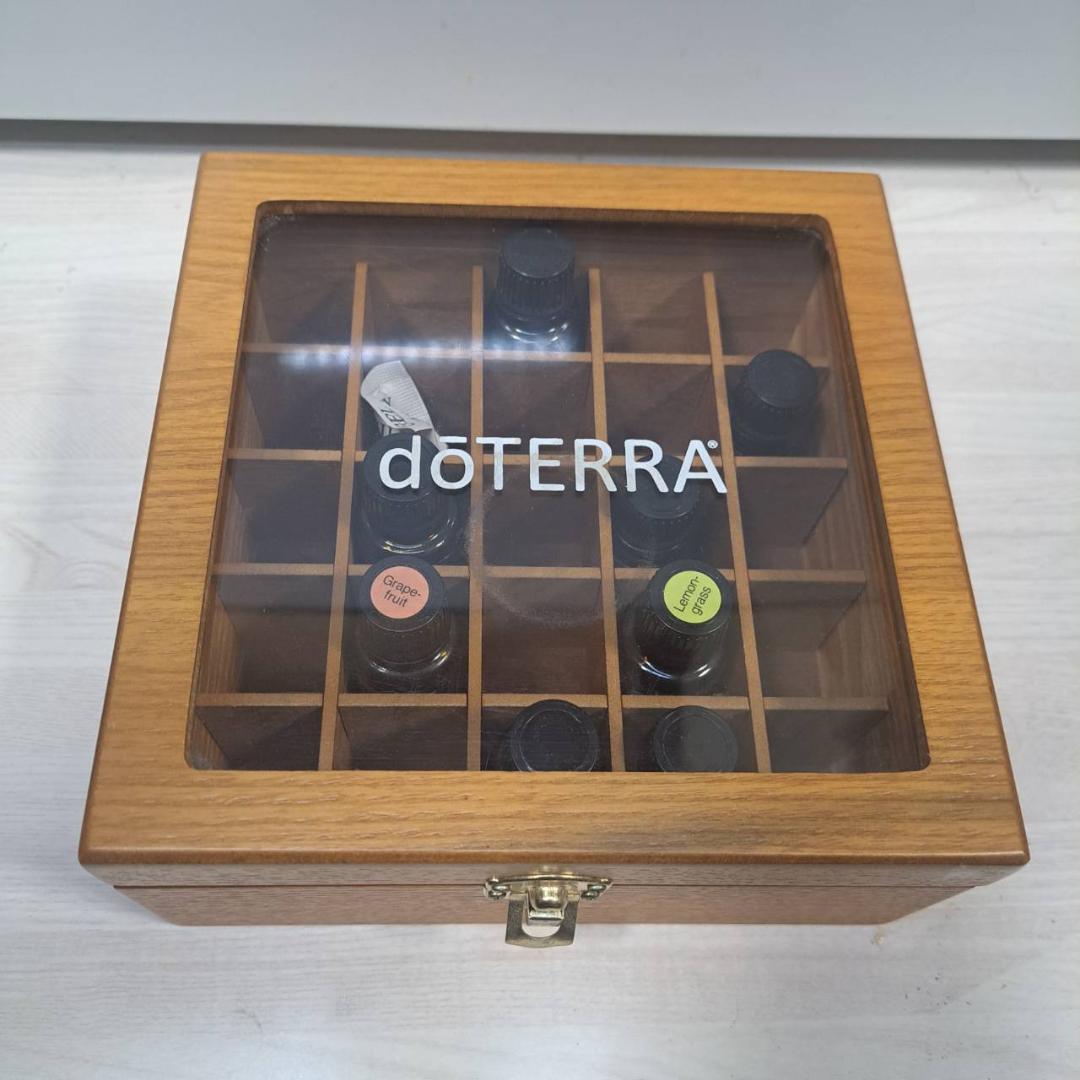 doTERRA エッセンシャルオイル 木箱とオイル8本セット　開封済品