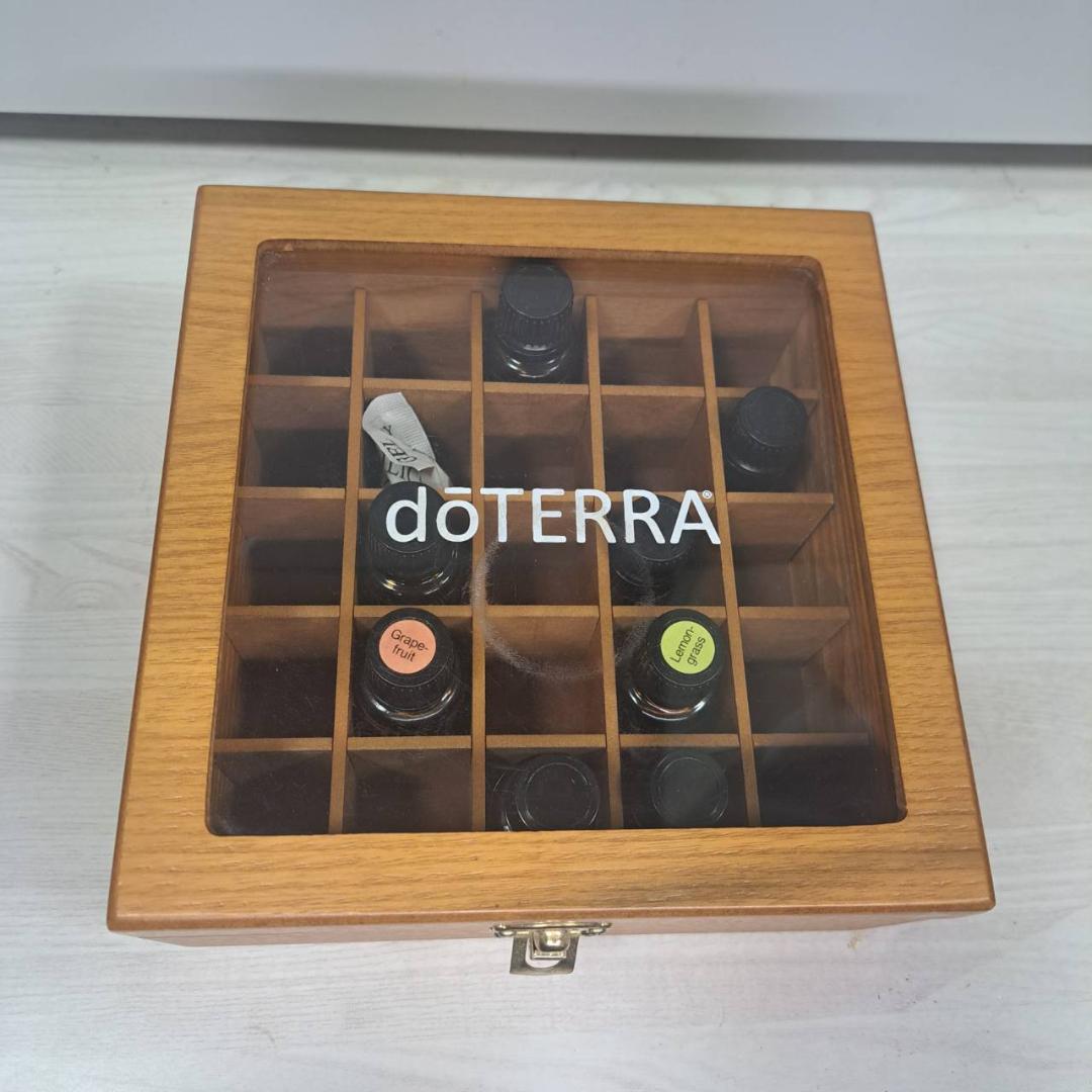 doTERRA エッセンシャルオイル 木箱とオイル8本セット　開封済品