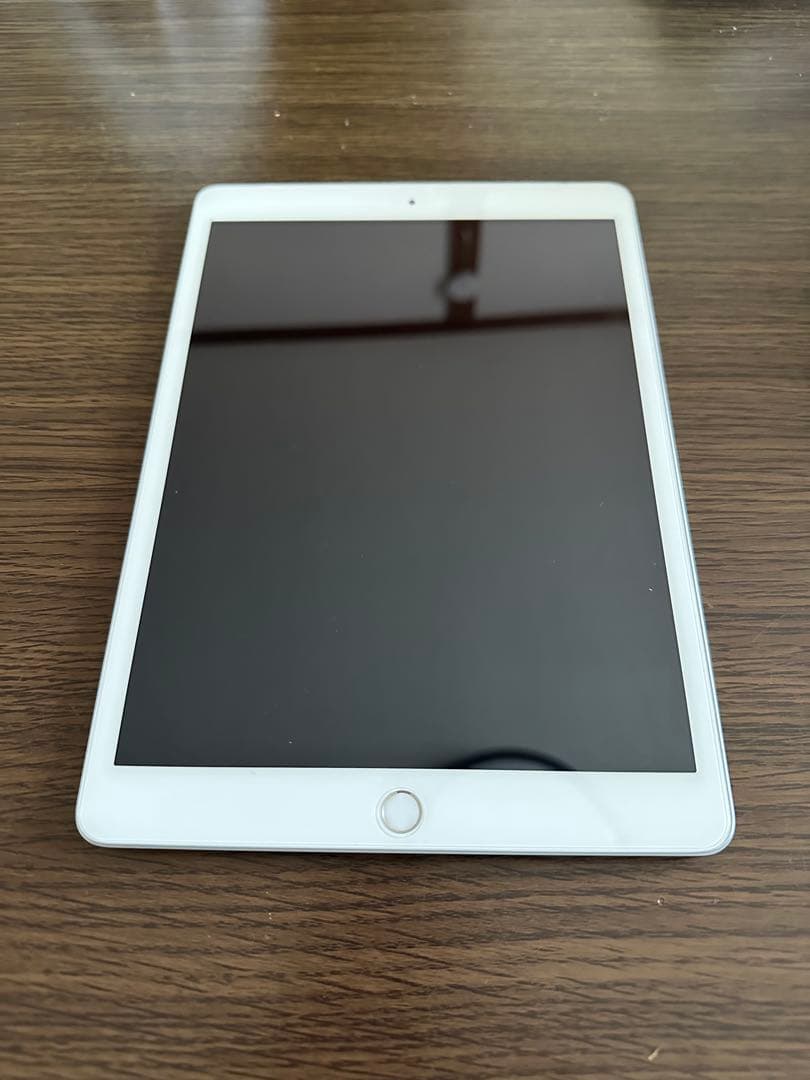 美品iPad 第7世代 Wi-Fi + Cellular 32GB シルバー