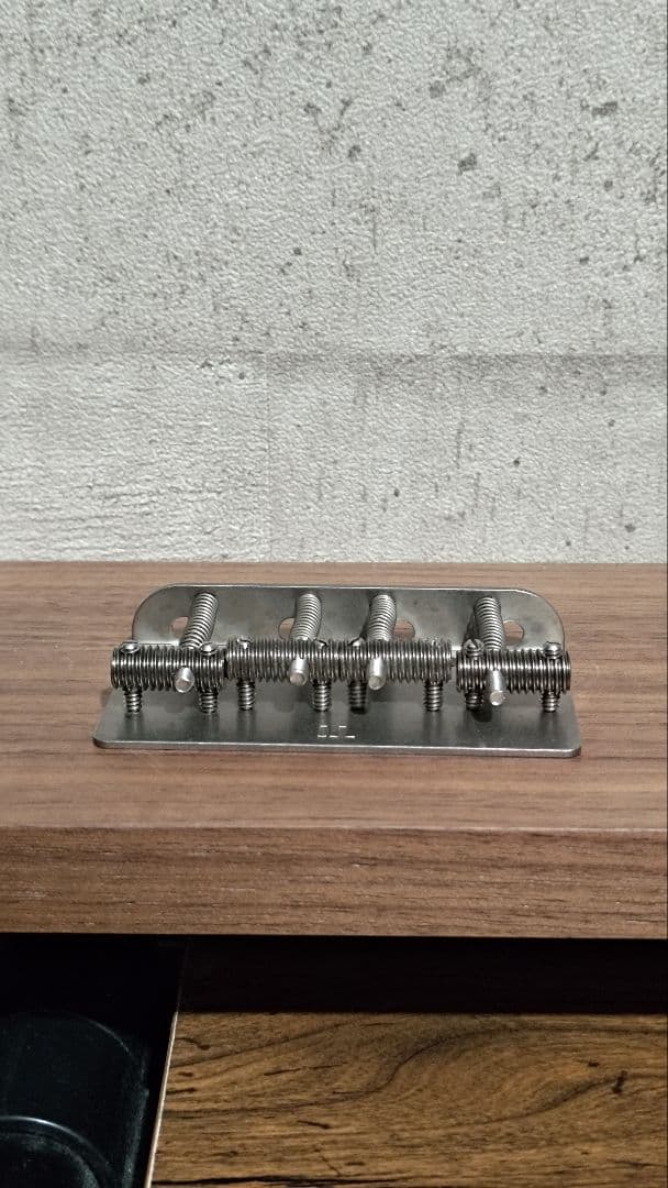 美品 KTS PR-03SPWB1 ベース用ブリッジ チタン