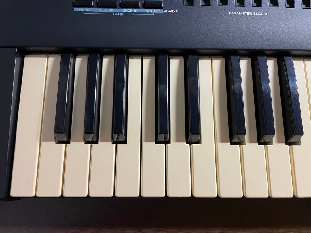 Roland JV-90 シンセサイザー