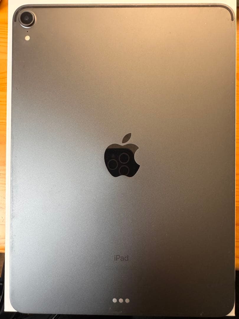 iPad Pro 11-inch, Wi-Fi (箱あり、充電器なし)