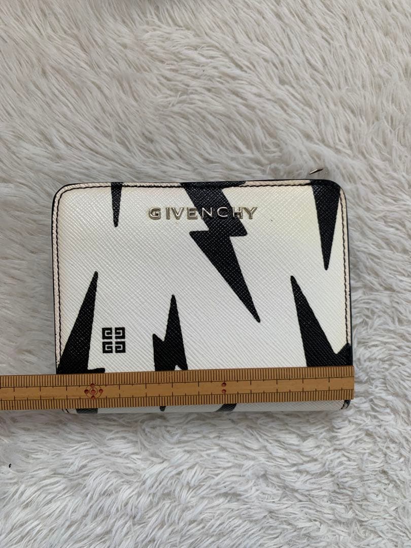 GIVENCHY ジバンシィ　二つ折り財布　黒白モノトーン　雷サンダー　ロゴ
