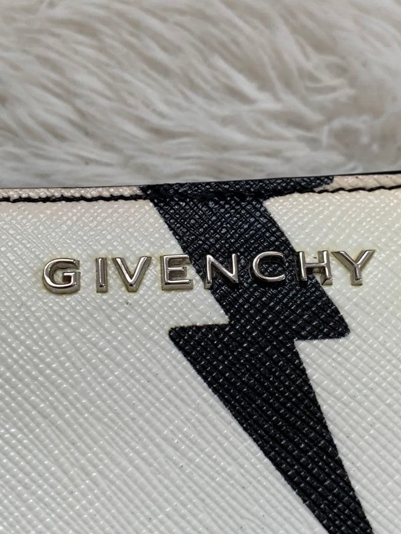 GIVENCHY ジバンシィ　二つ折り財布　黒白モノトーン　雷サンダー　ロゴ