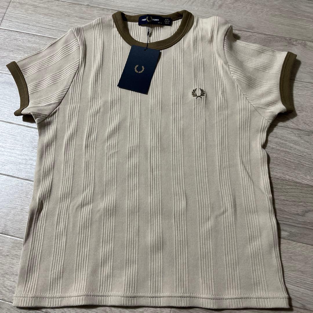 [FRED PERRY/フレッドペリー]リブワンポイントロゴ刺繍リンガーTシャツ