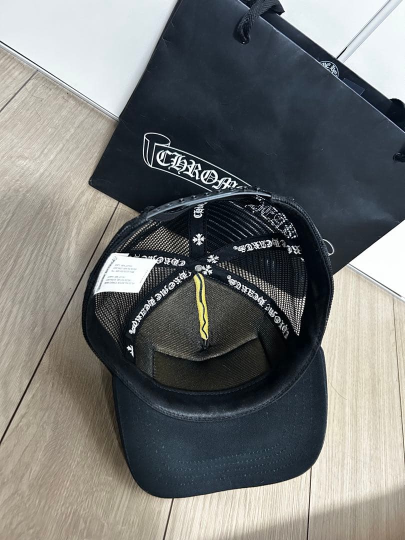 CHROME HEARTS ブラックトラッカーハット