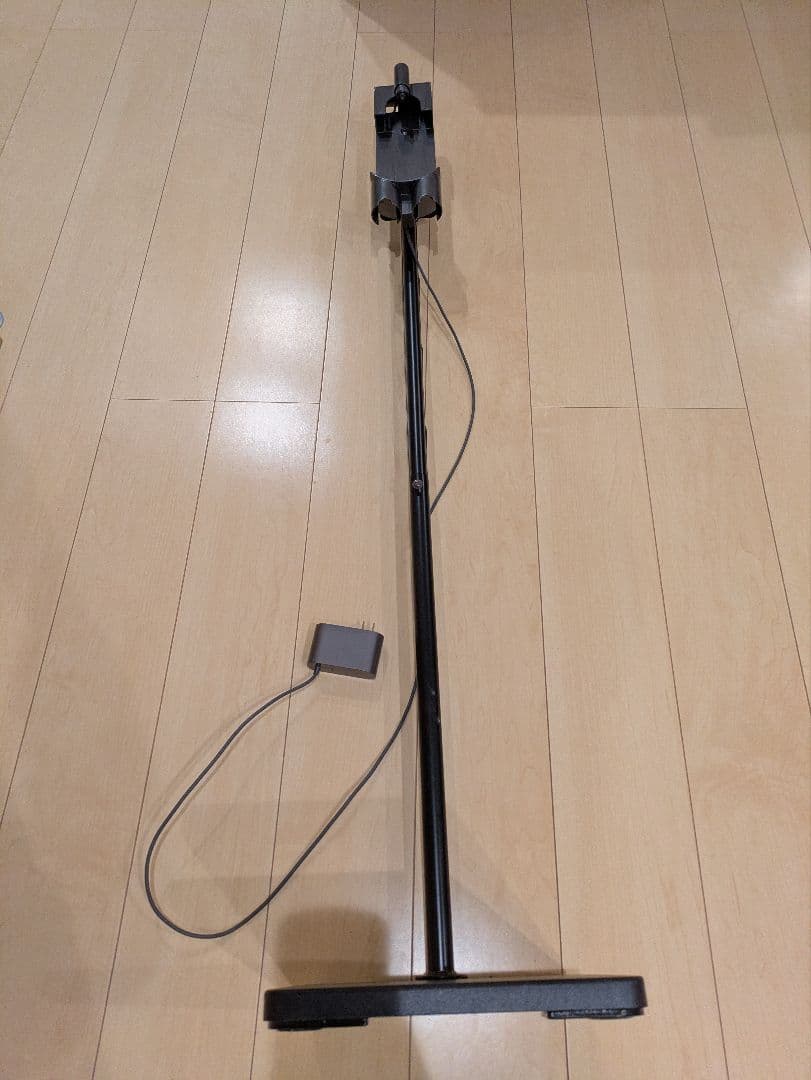 【送料無料】Dyson v7 コードレスクリーナー　スタンドセット