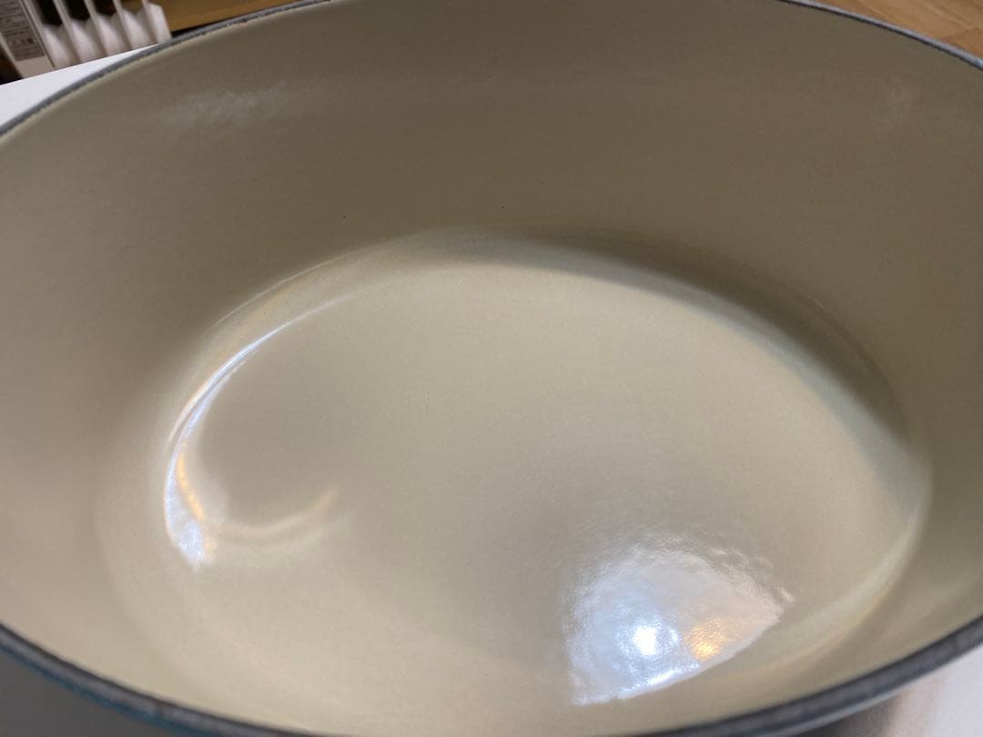 LE CREUSET ルクルーゼ　ココットオーバル25cm ル・クルーゼ