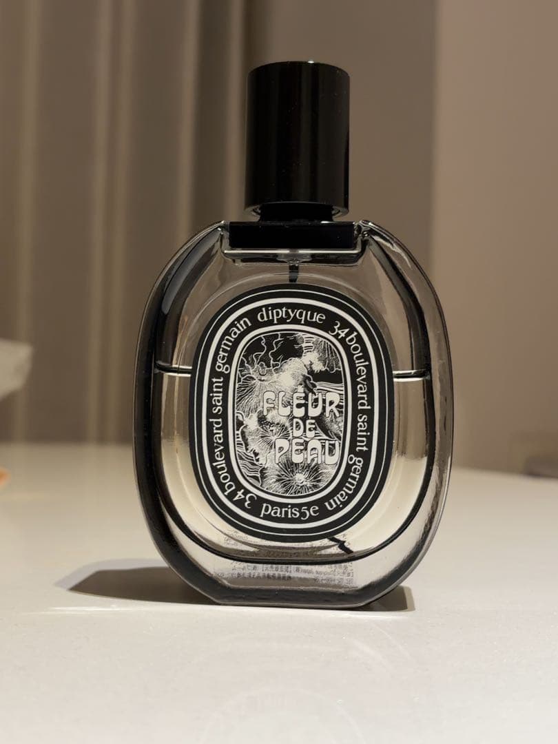 diptyque FLEUR DE PEAU 香水(ユニセックス)