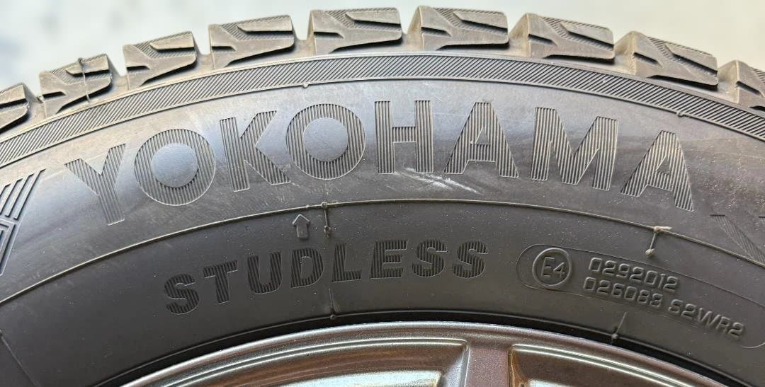 KKヨコハマiceGUARD G075 225/65R174本タイヤのみ）