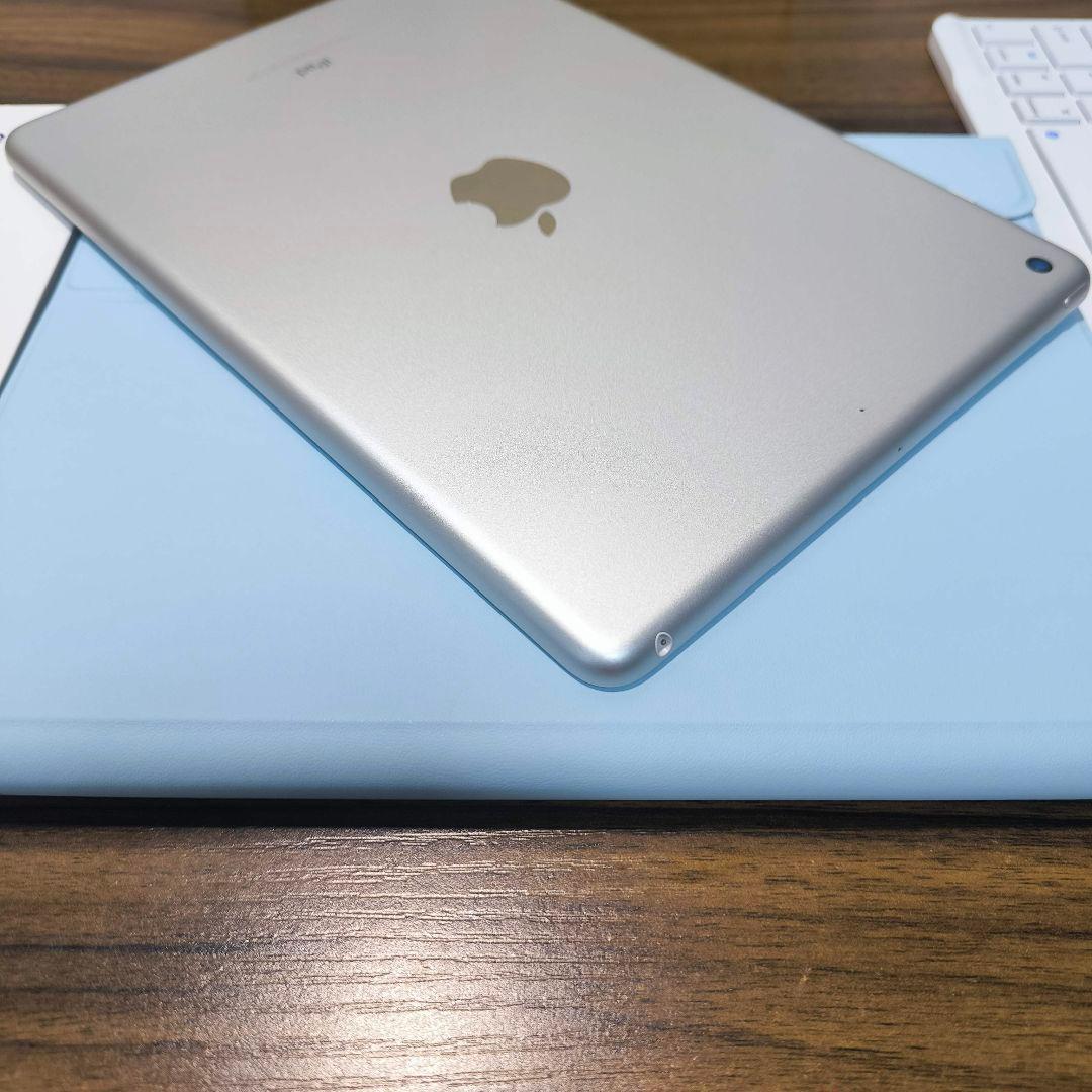iPad 第6世代 Wi-Fi128GB ケースとキーボードセット、タッチペン