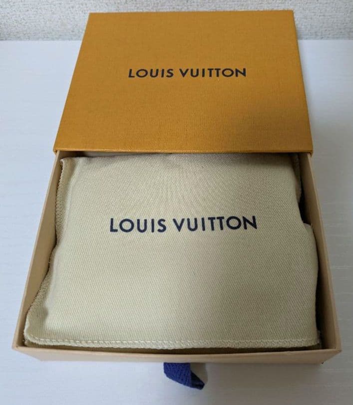 LOUIS VUITTON ポルトフォイユ・イリスコンパクト