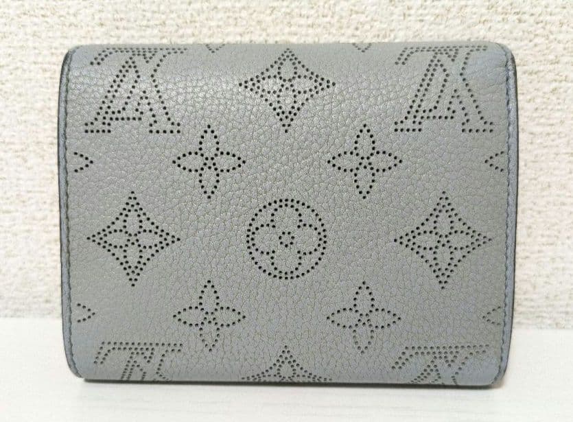 LOUIS VUITTON ポルトフォイユ・イリスコンパクト