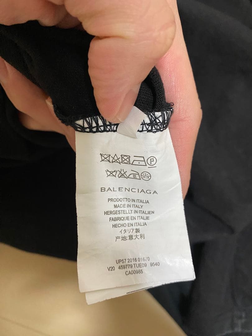 BALENCIAGA ブラック ロングスリーブ Tシャツ