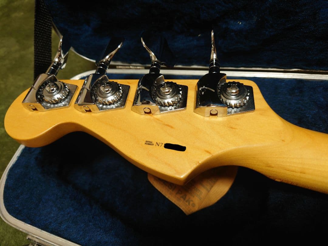ベース Fender American DELUXE Precision