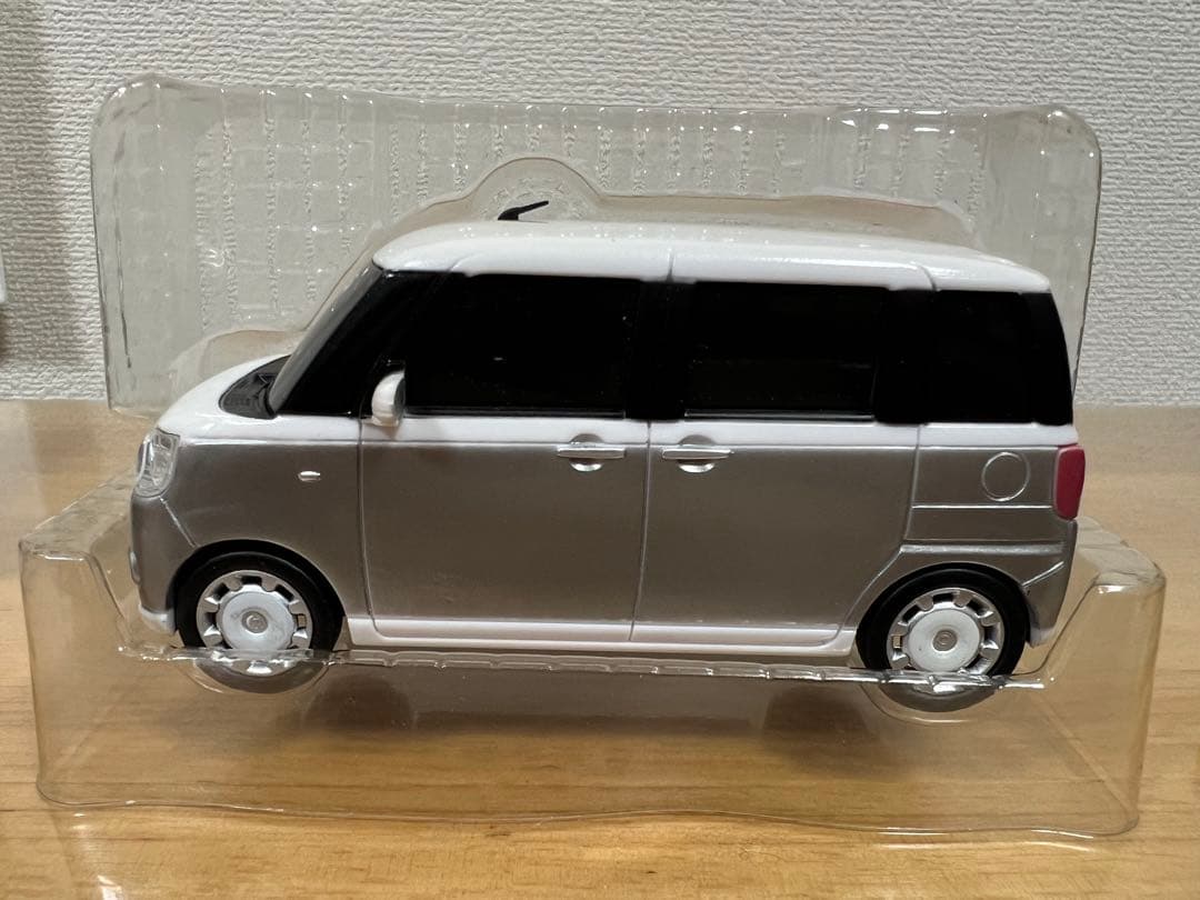 非売品　ダイハツ　ムーヴキャンバス　プルバックミニカー　シルバー