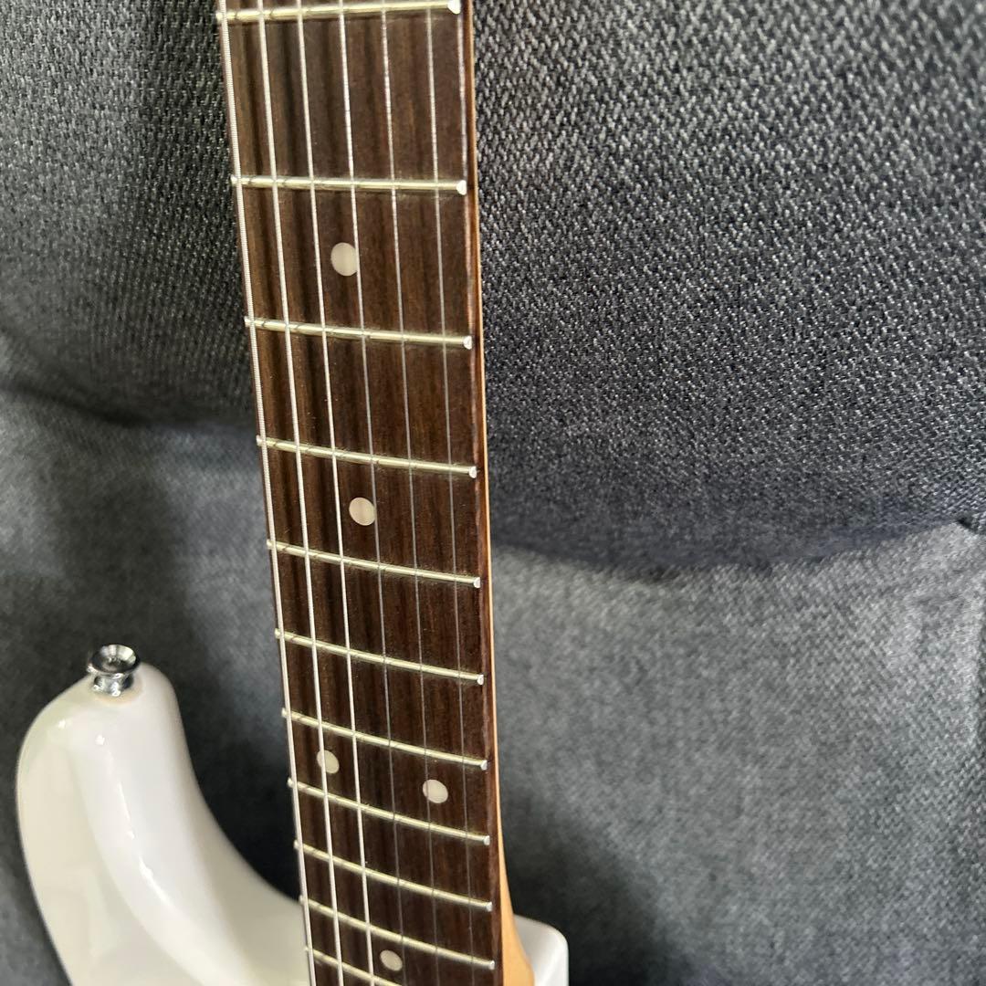 Squier Stratocaster ホワイト
