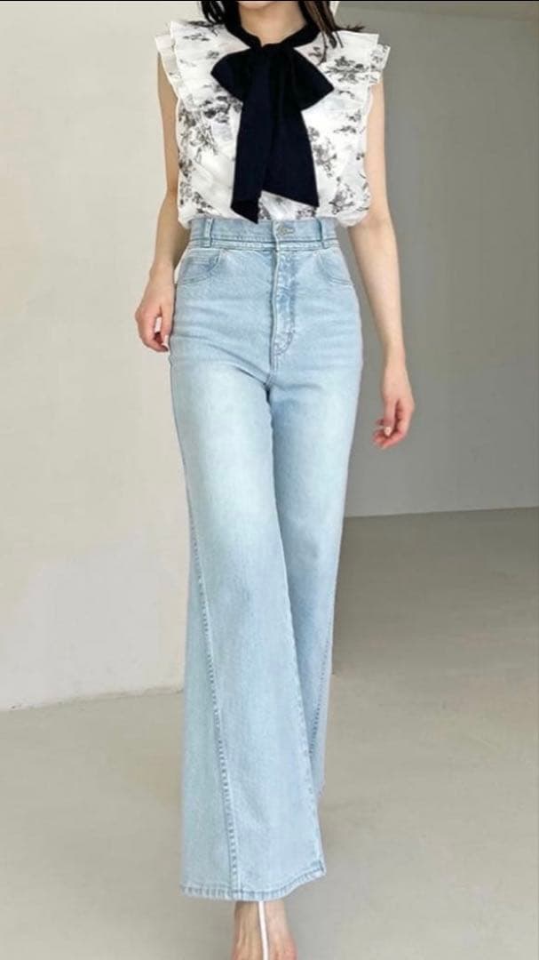 新品　SNIDEL Sustainableストレッチフレアデニムパンツ 0