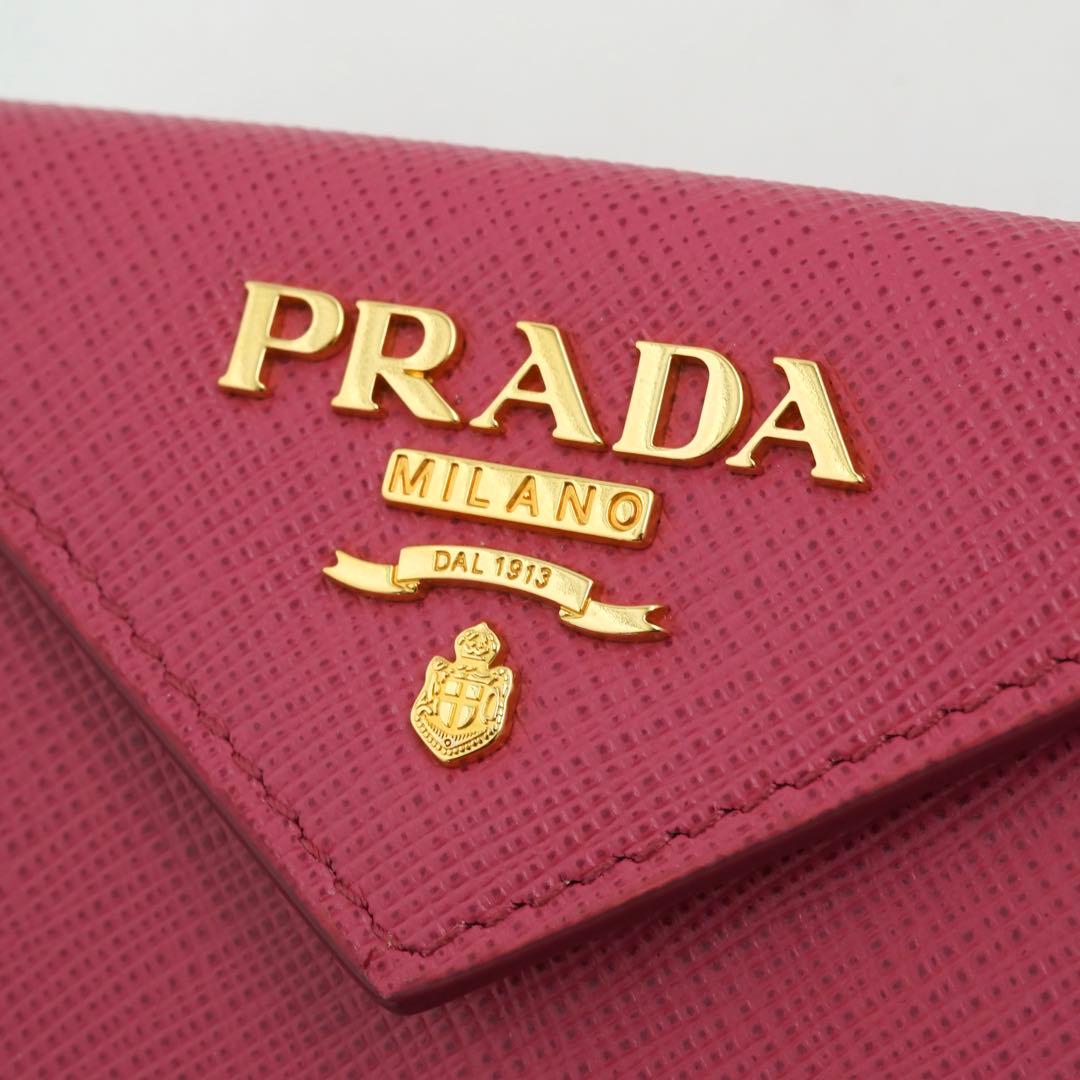 ✨新品未使用・箱保証書付き✨　PRADA ミニ財布　サフィアーノレザー　三つ折り