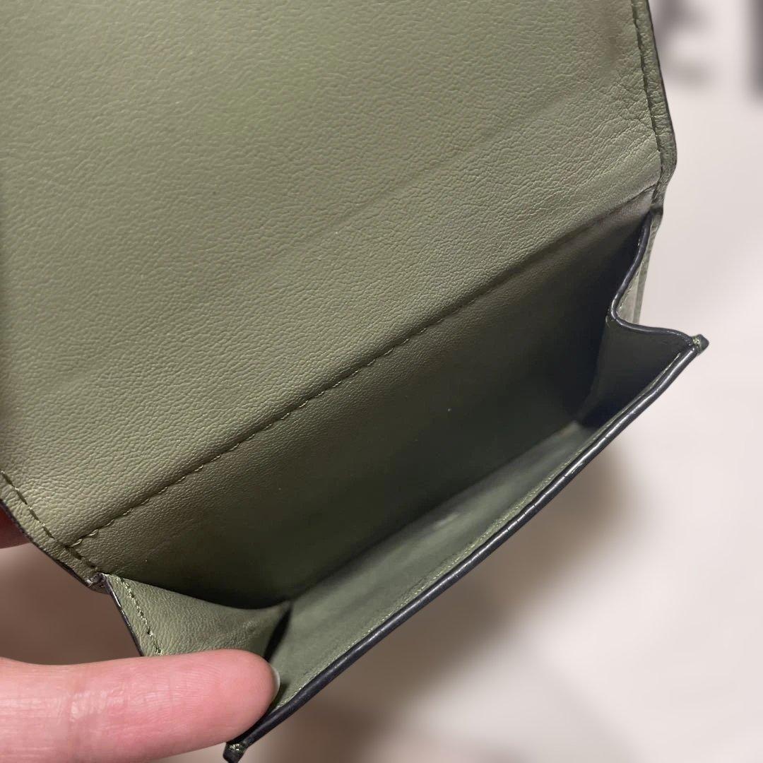ふ*ん様 【翌日発送】LOEWE グリーン 三つ折り財布