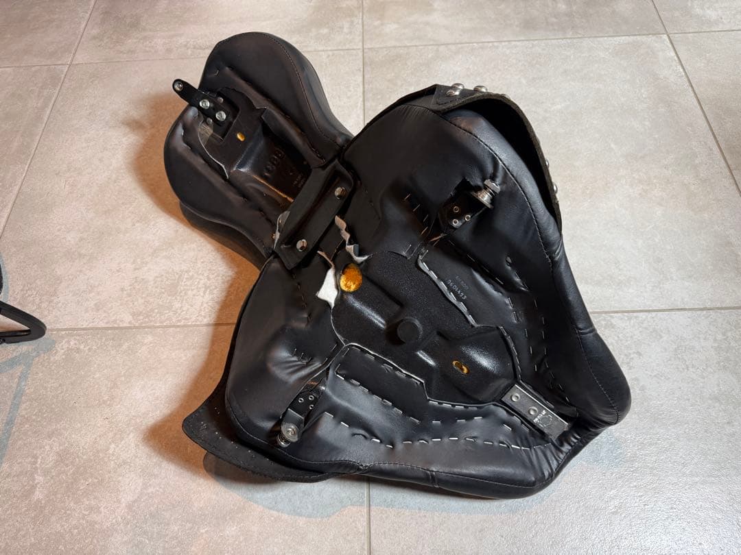 HARLEY-DAVIDSON FLSTC 純正シート