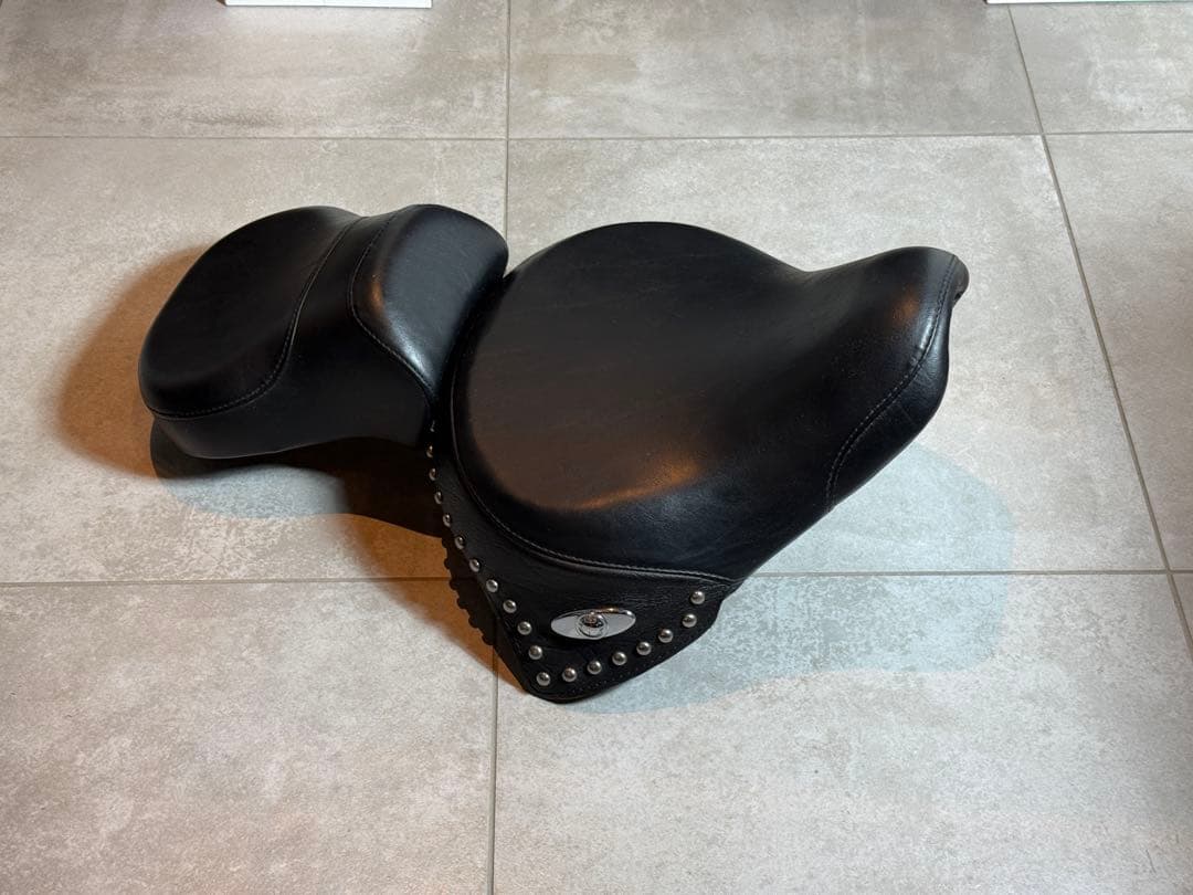 HARLEY-DAVIDSON FLSTC 純正シート
